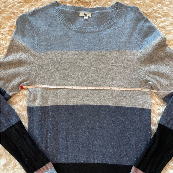 Striped sweater dress Women’s size medium - Picture 4 of 5